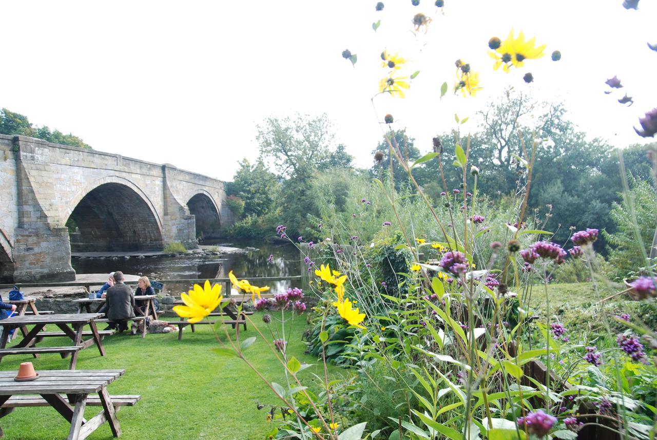 The Bull Inn West Tanfield Kaštela Exterior foto