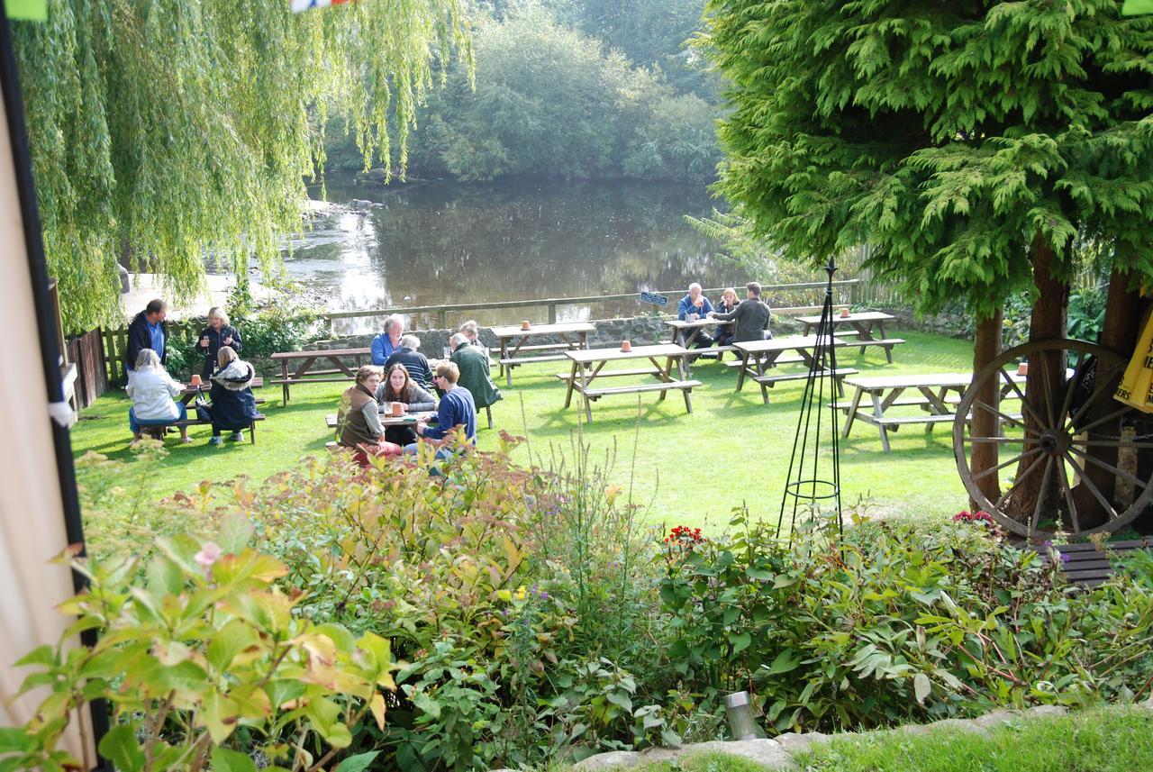 The Bull Inn West Tanfield Kaštela Exterior foto
